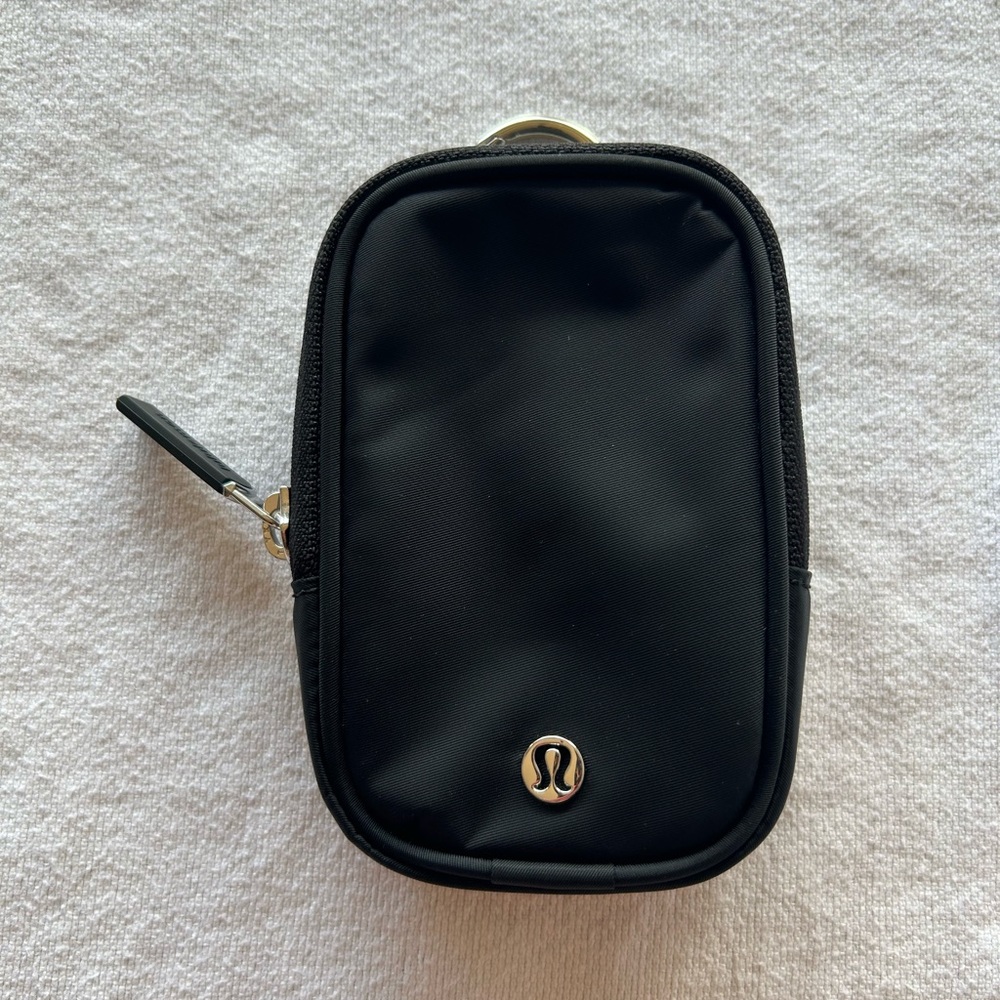 LULULEMON Clippable Nano pouch